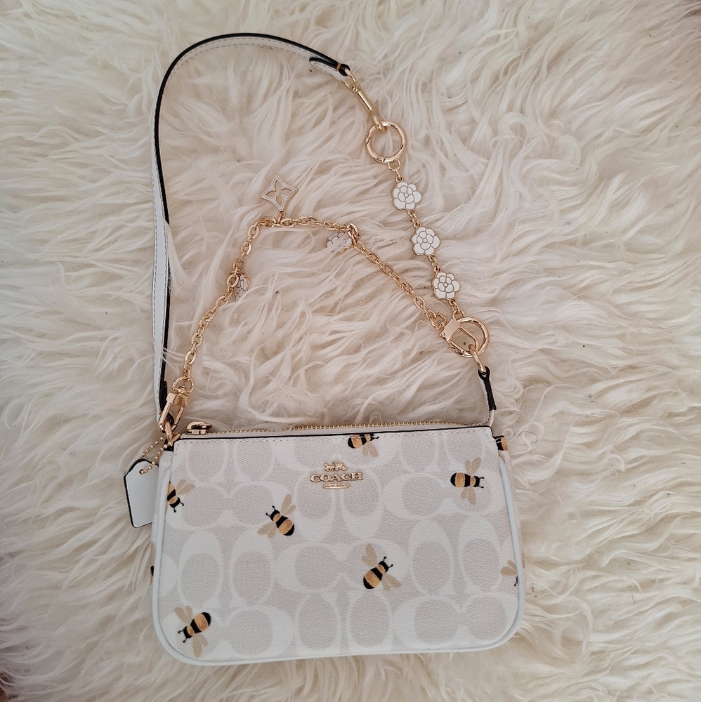NWT Coach 🐝🐝  Nolita 19 In Signature Canvas With Bee Print Plus Floral Chains - Picture 6 of 12